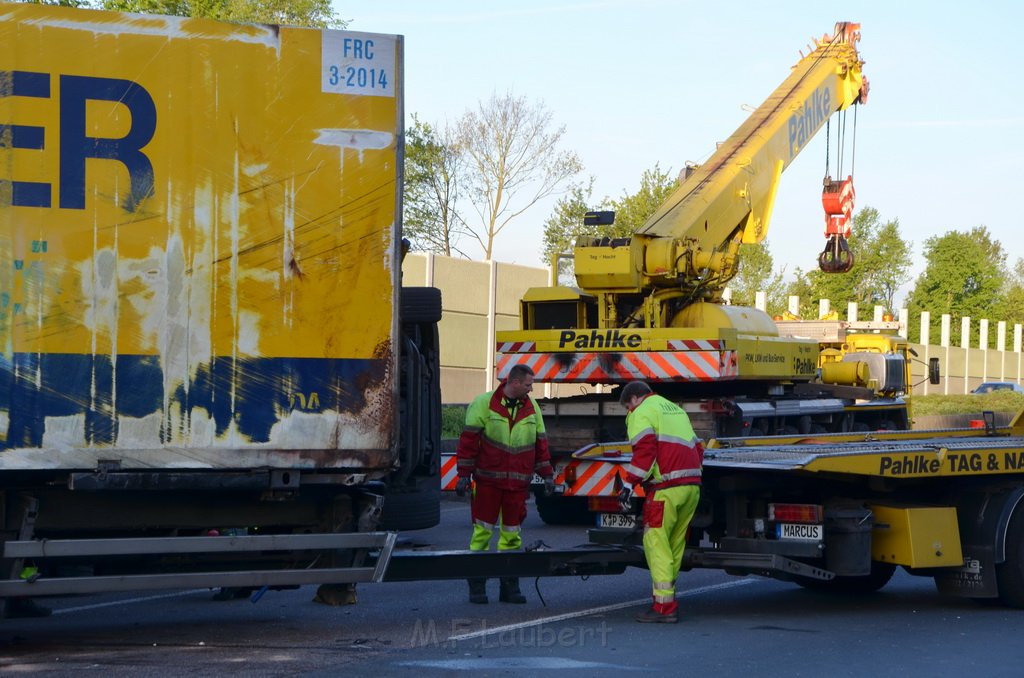 VU LKW umgestuerzt A 3 Rich Oberhausen Hoehe AS Koeln Koenigsforst P117.JPG - Miklos Laubert